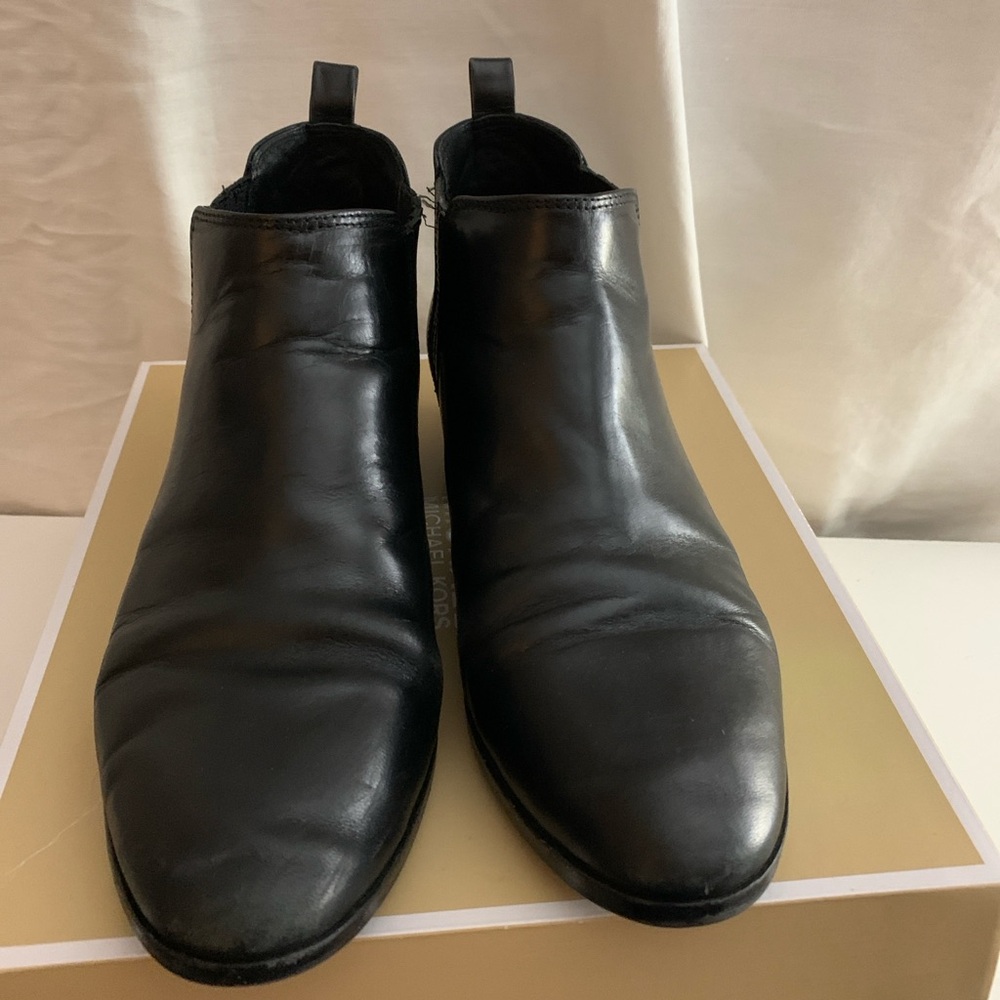 Michael Kors Black Leather Boots Sleek Design